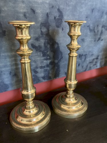 Paire de bougeoirs en bronze - début XIXe 