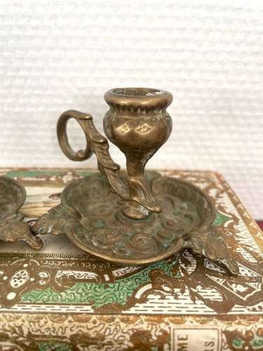 Paire de bougeoirs en laiton