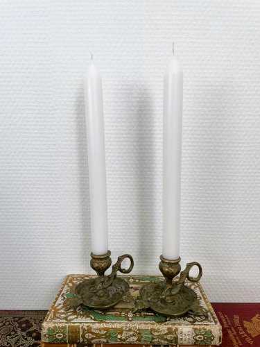Paire de bougeoirs en laiton