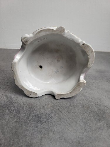 PAIRE DE BOUGEOIRS EN PORCELAINE ALLEMANDE DU XIX ème SIECLE