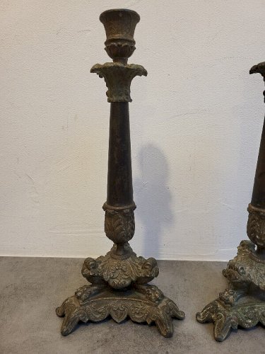 PAIRE DE BOUGEOIRS EN REGULE EMPIRE DU XIX ème SIECLE