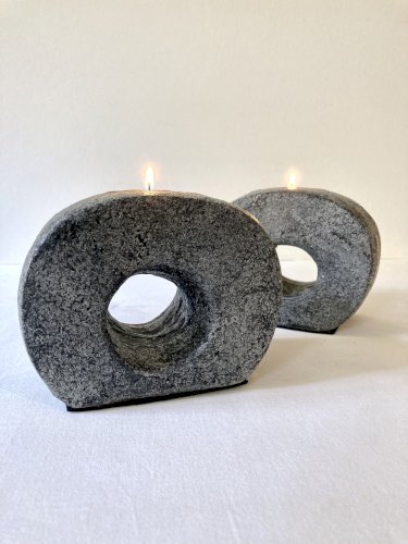 Paire de bougeoirs en terre cuite finition anthracite, années 1980