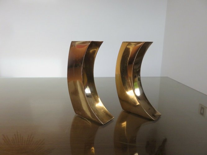 PAIRE DE BOUGEOIRS MODERNISTES EN LAITON DORE ANNEES 70 VINTAGE