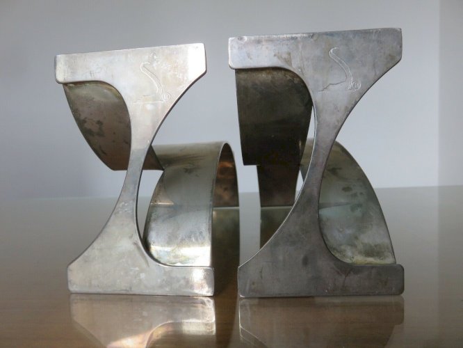 PAIRE DE BOUGEOIRS SCANDINAVES SIGNES EN METAL ARGENTE ANNEES 70 80 VINTAGE
