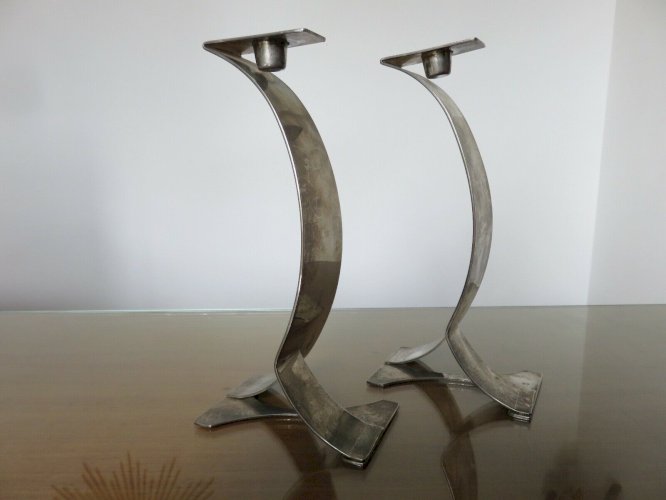 PAIRE DE BOUGEOIRS SCANDINAVES SIGNES EN METAL ARGENTE ANNEES 70 80 VINTAGE