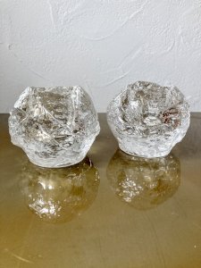 Paire de bougeoirs « Snowball » – Ann Wolff pour Kosta Boda, Suède (1973)