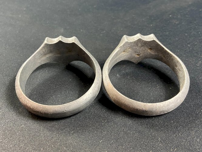 Paire de bracelets en métal travail de tranchée poilus 1ère Guerre Mondiale WWI