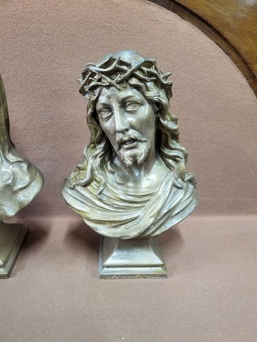 PAIRE DE BUSTES RELIGIEUX LE CHRIST EN REGULE