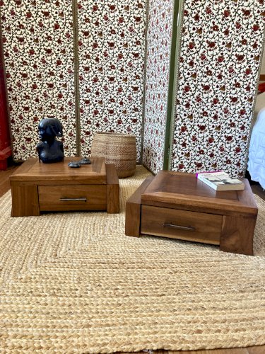 Paire de caissons bas en bois massif – tables de chevet ou bouts de canapé