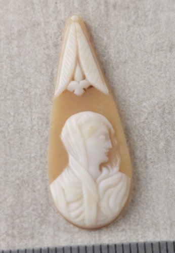 Paire de camées gouttes, sans armature ^