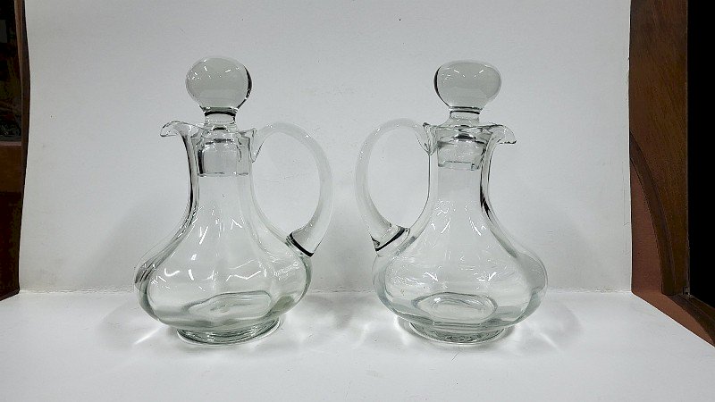PAIRE DE CARAFES EN CRISTAL