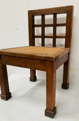 Paire de chaises architecturale en chêne massif XX siècle