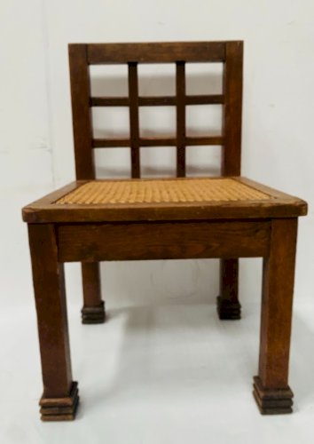 Paire de chaises architecturale en chêne massif XX siècle