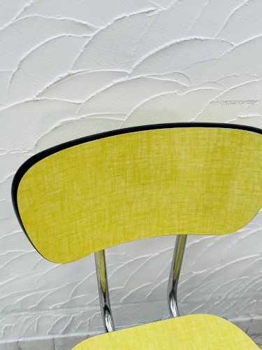 Paire de chaises en formica jaune et chrome vintage
