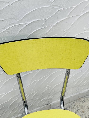 Paire de chaises en formica jaune et chrome vintage