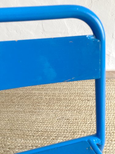 Paire de chaises Mullca maternelles en métal et bois peint en rouge et bleu, années 1950
