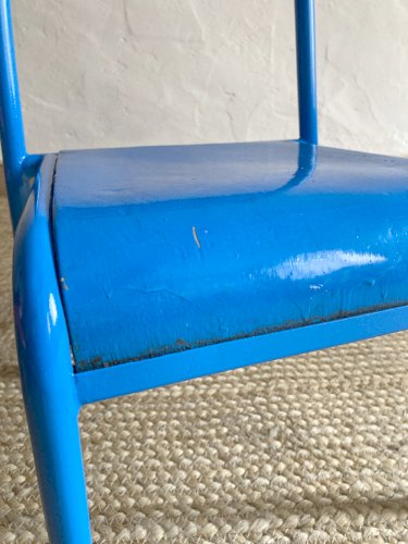 Paire de chaises Mullca maternelles en métal et bois peint en rouge et bleu, années 1950
