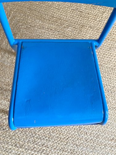 Paire de chaises Mullca maternelles en métal et bois peint en rouge et bleu, années 1950