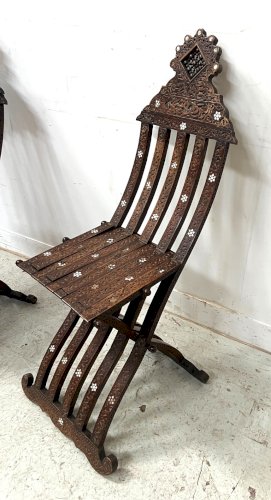 Paire de chaises pliantes de style Syrien XX siècle