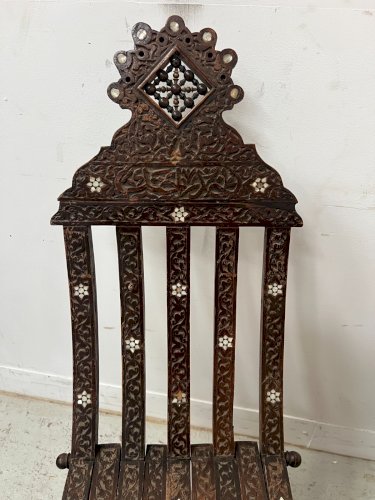 Paire de chaises pliantes de style Syrien XX siècle