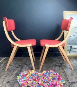 Pair of vintage solid wood and leatherette chairs from the 1960s, Antique seating furniture