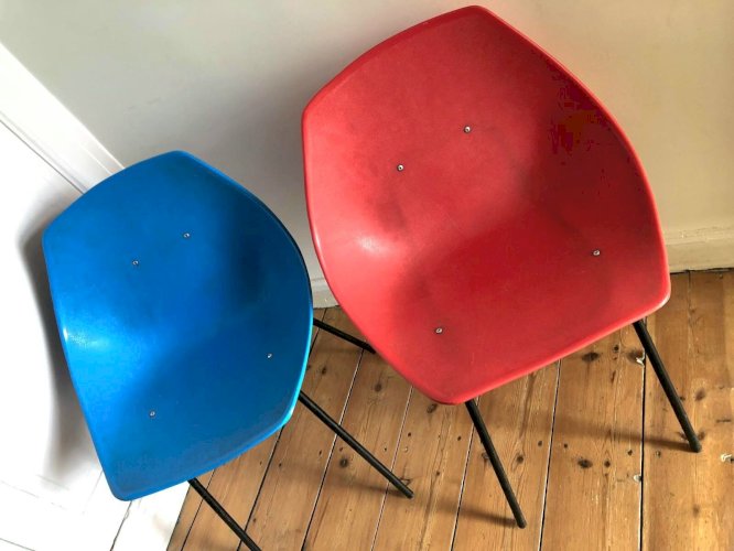 Paire de chaises vintage Pierre Guariche Meurop, meubles sièges anciens