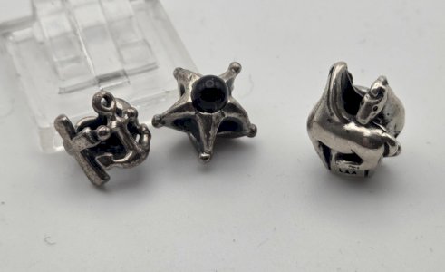Paire de charms, chevaux + foi + capricorne, Trollbeads  , en argent massif ^