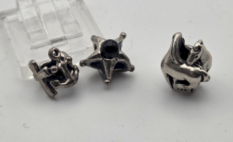Paire de charms, chevaux + foi + capricorne, Trollbeads  , en argent massif ^