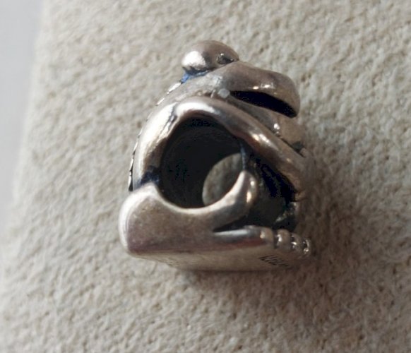 Paire de charms, grenouille Trollbeads + chien Pandora, argent massif ^