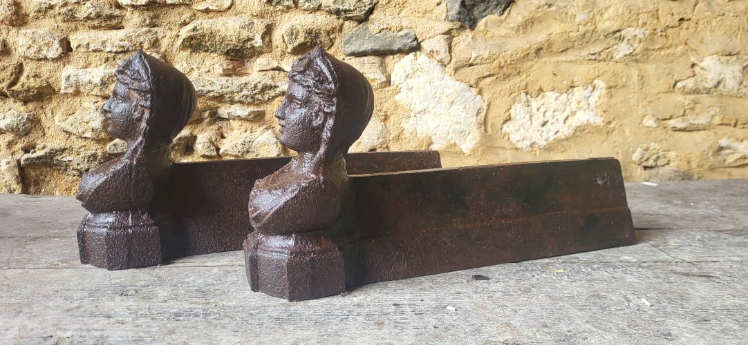 Paire de chenets en fonte XIXème