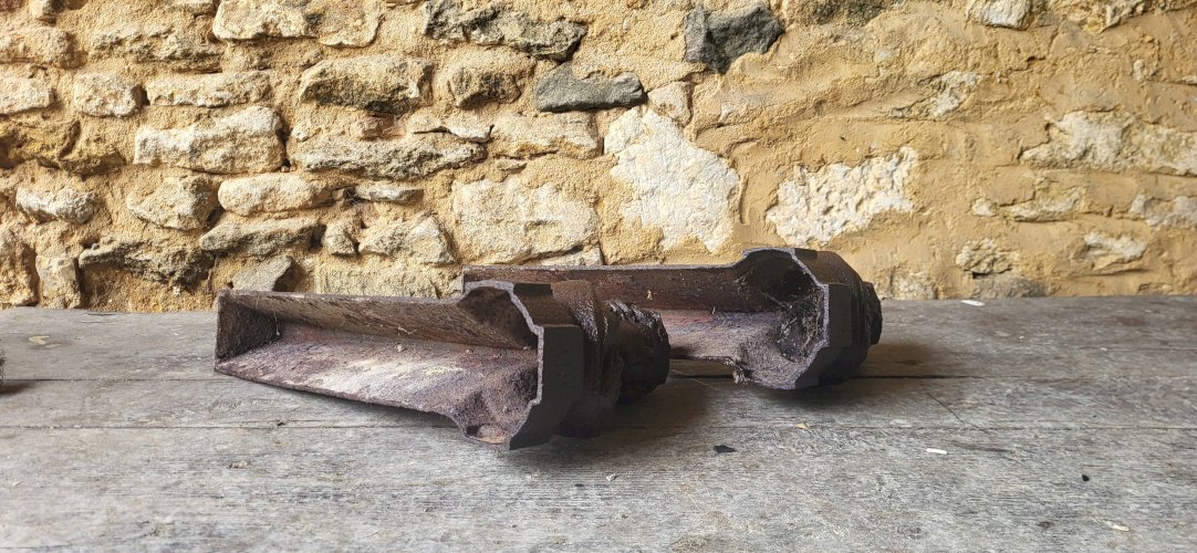 Paire de chenets en fonte XIXème