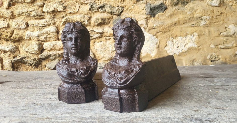 Paire de chenets en fonte XIXème
