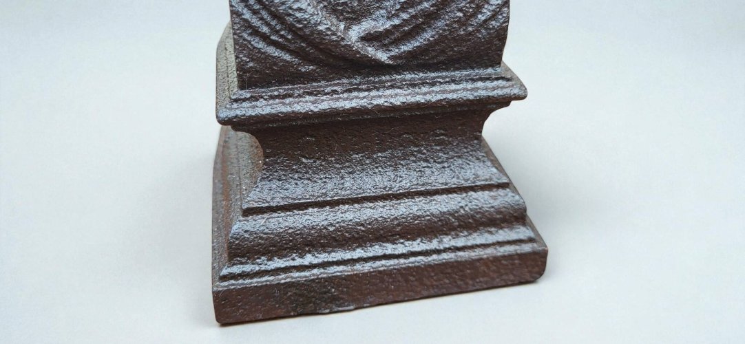 Paire de chenets en fonte