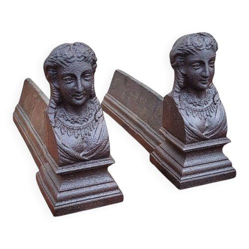 Paire de chenets en fonte