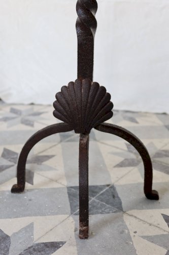 Paire de chenets vintage métal et fonte motif coquillage