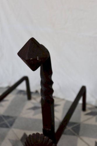 Paire de chenets vintage métal et fonte motif coquillage