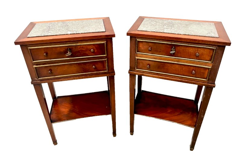 Paire de chevets de style Louis XVI en acajou et placage XX siècle