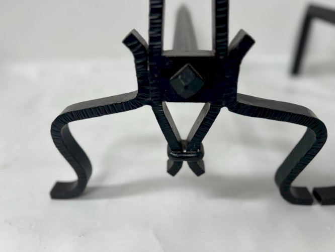 Paire de chevets en fer forgé et martelé XX siècle