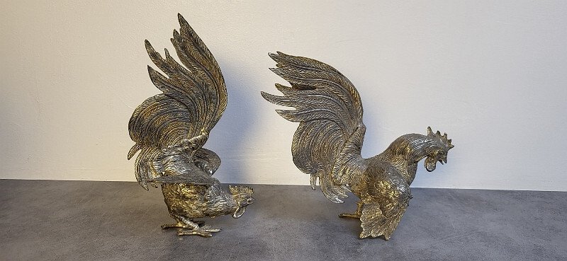PAIRE DE COQS EN METAL ARGENTE