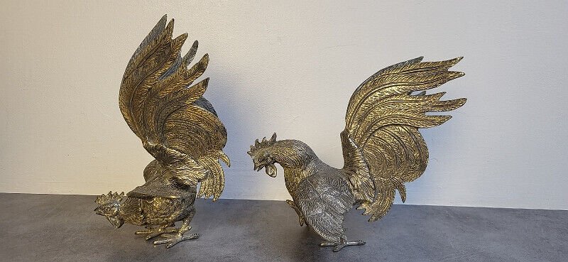 PAIRE DE COQS EN METAL ARGENTE