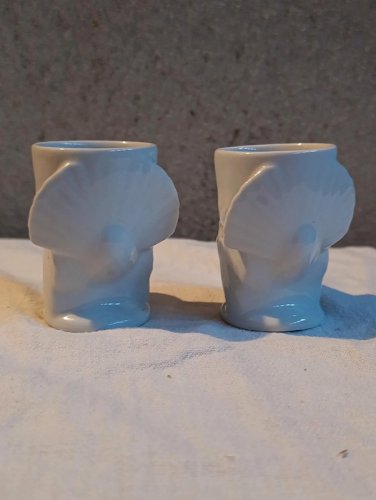 paire de coquetier porcelaine en forme de dindon en bon etat
