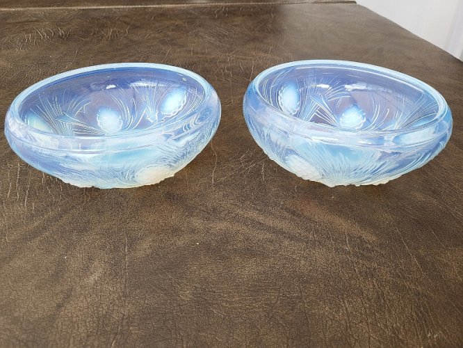 PAIRE DE COUPES DECOREES EN VERRE OPALESCENT N° 12