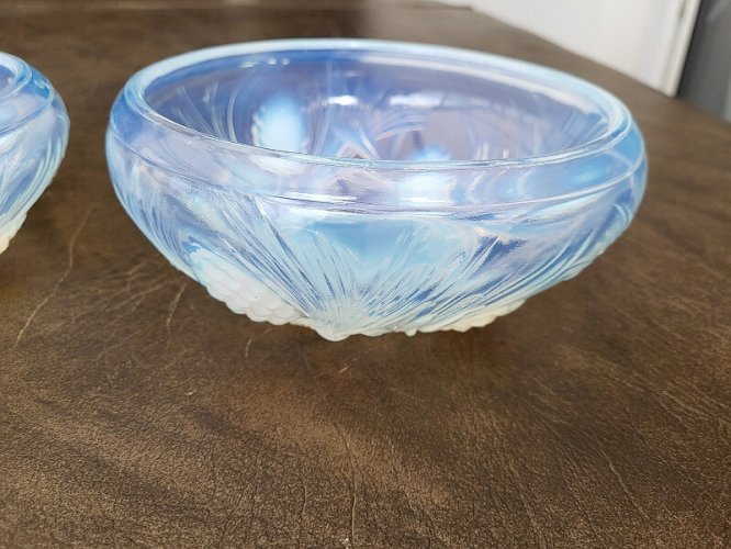 PAIRE DE COUPES DECOREES EN VERRE OPALESCENT N° 12
