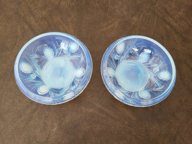 PAIRE DE COUPES DECOREES EN VERRE OPALESCENT N° 12