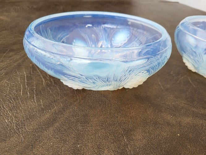 PAIRE DE COUPES DECOREES EN VERRE OPALESCENT N° 12