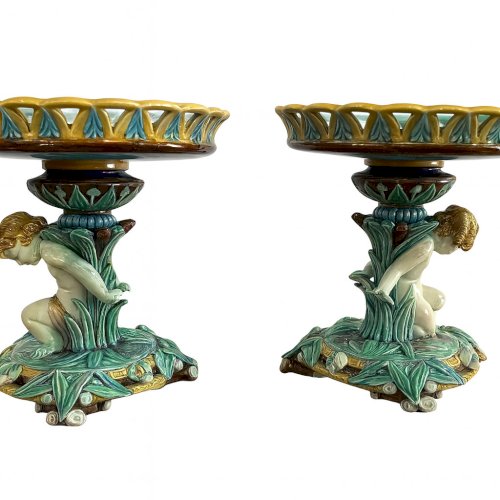 Paire de coupes en barbotine ancienne avec putti | Majolique XIXe siècle