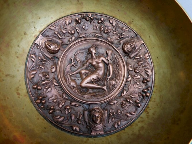 PAIRE DE COUPES OU CASSOLETTES EN BRONZE ET LAITON DU XIX ème SIECLE