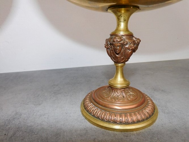 PAIRE DE COUPES OU CASSOLETTES EN BRONZE ET LAITON DU XIX ème SIECLE