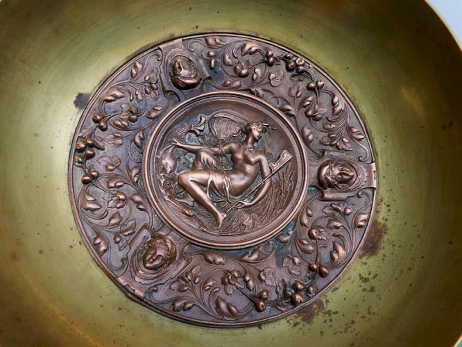 PAIRE DE COUPES OU CASSOLETTES EN BRONZE ET LAITON DU XIX ème SIECLE
