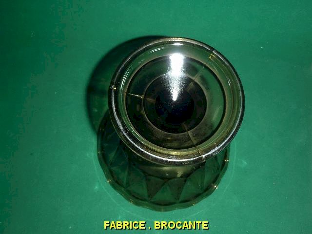PAIRE DE COUPES OU COMPOTIERS EN VERRE